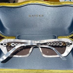 White gucci sunglasses